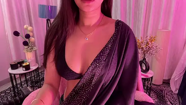 Snapshot of Unique-Beauty chatting on 01.27.25 Unique-Beauty online show from 01.27.25