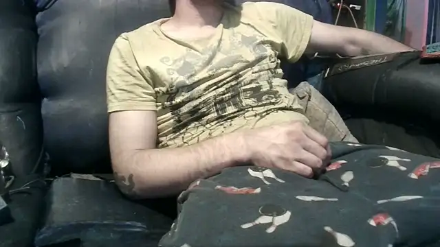 Snapshot of robeaulieu02 chatting on 01.20.25 robeaulieu02 online show from 01.20.25