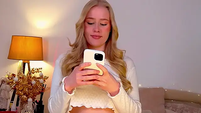 JuliaJaee online show from 01.10.25