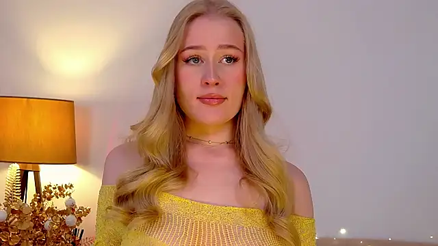 JuliaJaee online show from 01.12.25