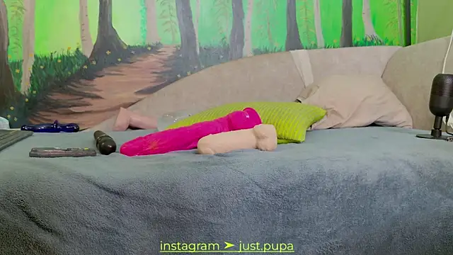 Snapshot of Pinkypupa-Love chatting on 02.12.25 Pinkypupa-Love online show from 02.12.25