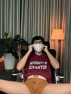 Snapshot of MinhTuanLive chatting on 02.18.26 MinhTuanLive online show from 02.18.26