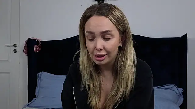 AnnaMaee online show from 11.19.25