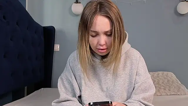 AnnaMaee online show from 03.17.26