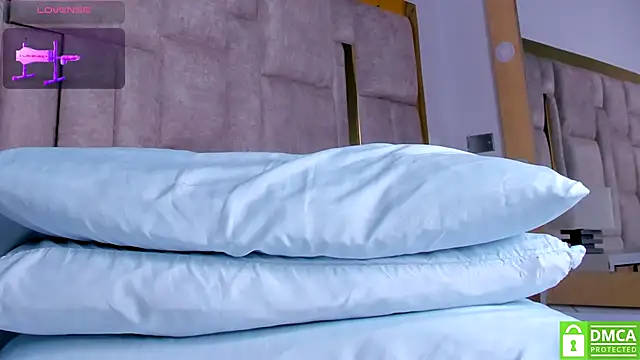 Snapshot of Eris_Rose chatting on 11.07.25 Eris Rose online show from 11.07.25