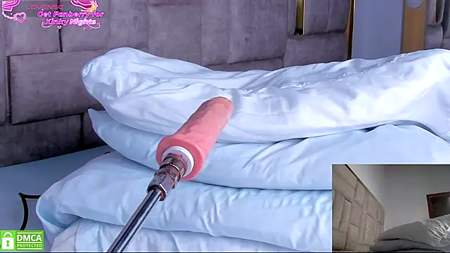 Snapshot of Eris_Rose chatting on 11.21.25 Eris Rose online show from 11.21.25