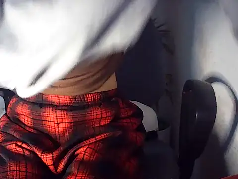 Snapshot of Haralushiaaax chatting on 03.12.26 Haralushiaaax online show from 03.12.26