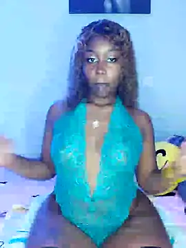 Snapshot of Lyiaspark chatting on 11.18.25 Lyiaspark online show from 11.18.25