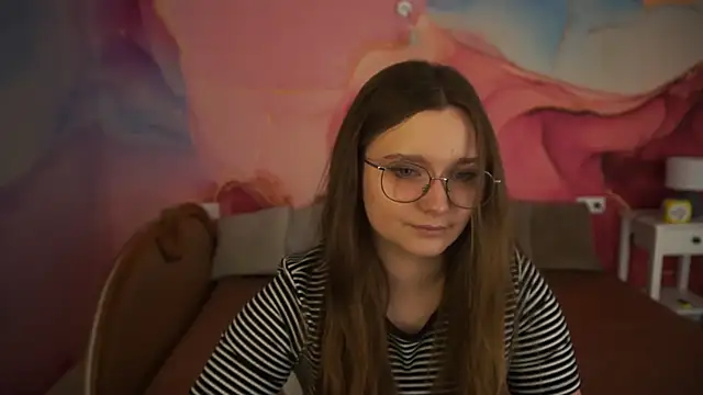 Snapshot of MagicPeachh_ chatting on 10.16.25 MagicPeachh online show from 10.16.25