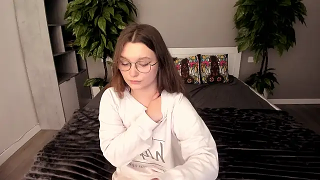 Snapshot of MagicPeachh_ chatting on 11.20.25 MagicPeachh online show from 11.20.25