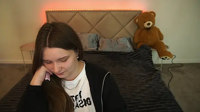 MagicPeachh  online show from 05.22.26