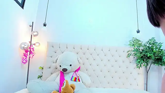 Victoria Coleman online show from 12.02.25