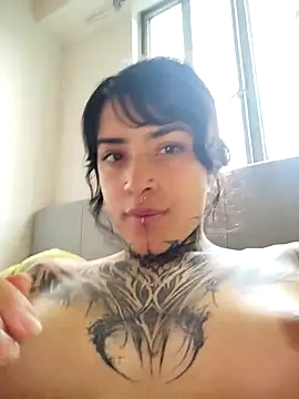 Snapshot of taaylor33 chatting on 11.21.25 taaylor33 online show from 11.21.25