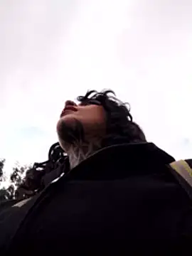 Snapshot of taaylor33 chatting on 12.20.25 taaylor33 online show from 12.20.25