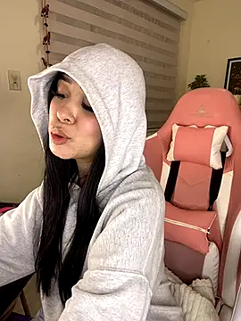 Snapshot of Starliee__ chatting on 11.15.25 Starliee online show from 11.15.25