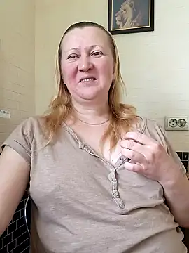 Snapshot of blondyaguar chatting on 09.13.25 blondyaguar online show from 09.13.25