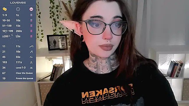 Dixi Pixi  online show from 10.17.25