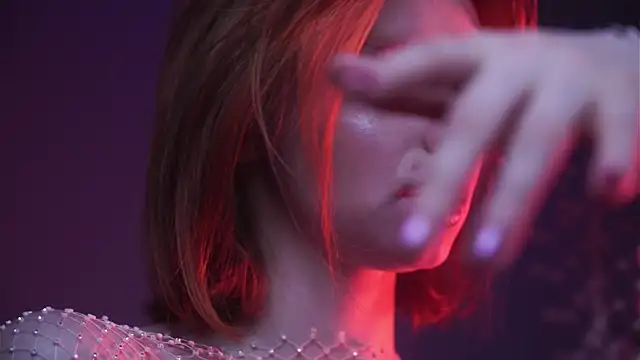 ginger hugs online show from 02.06.25