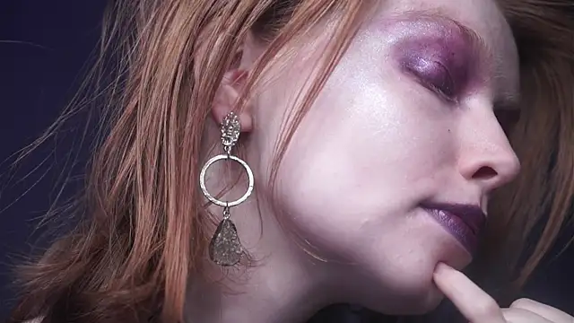 ginger hugs online show from 02.27.25