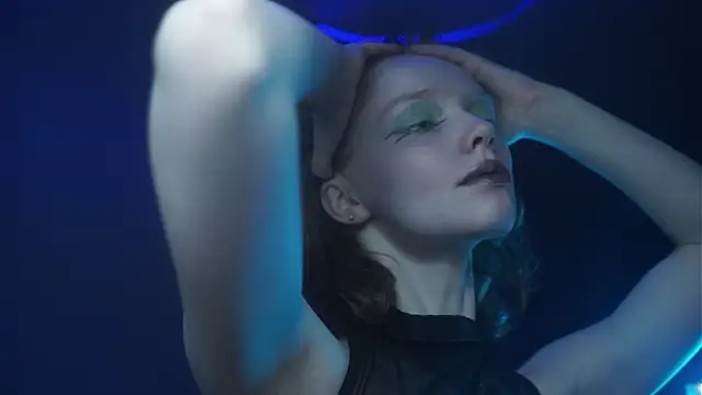 ginger hugs online show from 10.15.25