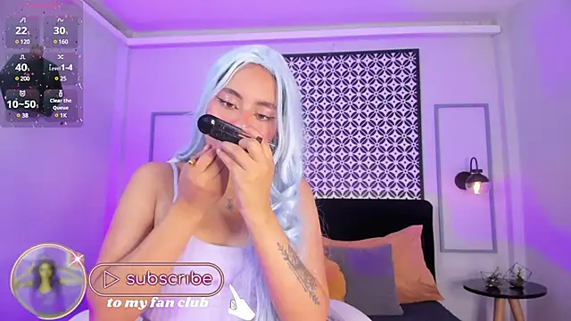 Chloe fischer  online show from 01.08.25