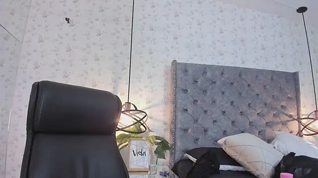 Snapshot of MissSussy chatting on 05.21.26 MissSussy online show from 05.21.26