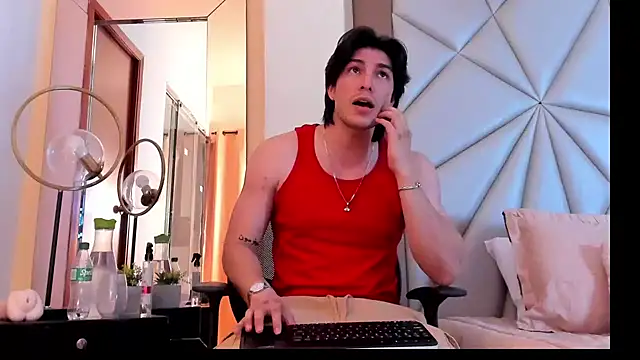 Snapshot of Karimferrer chatting on 01.23.25 Karimferrer online show from 01.23.25