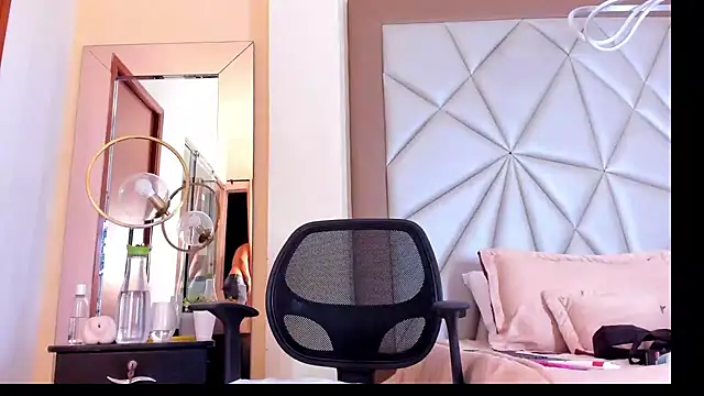 Snapshot of Karimferrer chatting on 01.24.25 Karimferrer online show from 01.24.25