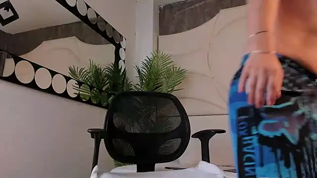 Snapshot of Karimferrer chatting on 10.07.25 Karimferrer online show from 10.07.25