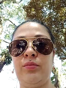 LisbethMoore  online show from 01.17.26