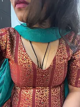 Snapshot of Spicy_sari_girl chatting on 12.10.24 Spicy sari girl online show from 12.10.24