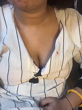 Snapshot of Spicy_sari_girl chatting on 03.07.26 Spicy sari girl online show from 03.07.26