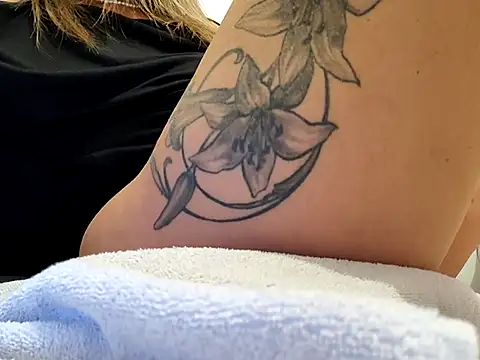 Snapshot of sweethotmilf888 chatting on 11.07.25 sweethotmilf888 online show from 11.07.25