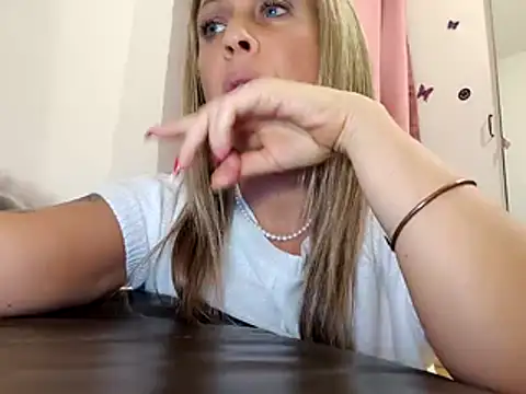 Snapshot of sweethotmilf888 chatting on 11.16.25 sweethotmilf888 online show from 11.16.25