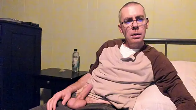 Snapshot of ImportantEquator0 chatting on 11.12.25 ImportantEquator0 online show from 11.12.25