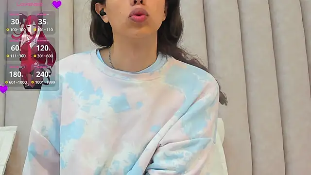 FreyaMoller online show from 01.08.25