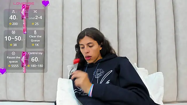 FreyaMoller online show from 01.31.25