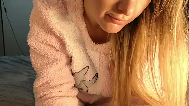 Snapshot of kimmie_meow chatting on 01.02.25 kimmie meow online show from 01.02.25