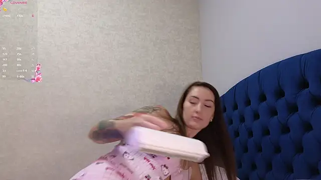 Snapshot of kimmie_meow chatting on 10.30.25 kimmie meow online show from 10.30.25