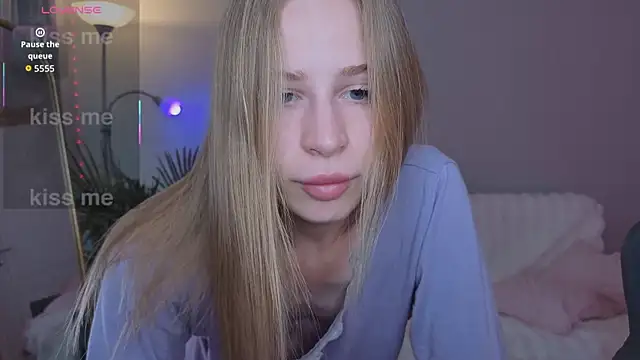 Elis Fox online show from 04.30.26