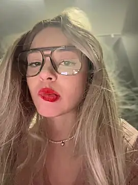 Snapshot of Times__Square chatting on 12.18.24 Times Square online show from 12.18.24