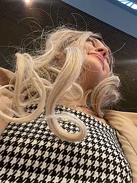 Snapshot of Times__Square chatting on 01.15.25 Times Square online show from 01.15.25