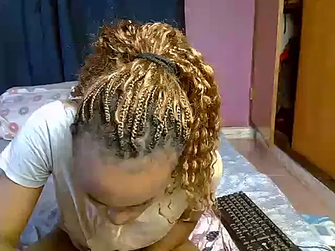 Queen petite  online show from 02.03.26