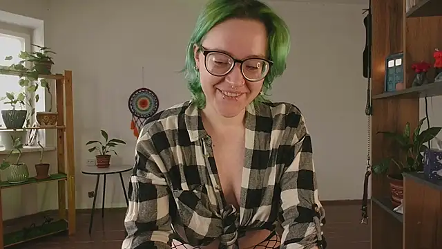 Snapshot of alisahug chatting on 01.18.25 alisahug online show from 01.18.25