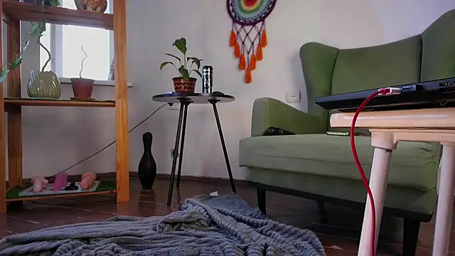 Snapshot of alisahug chatting on 01.23.25 alisahug online show from 01.23.25