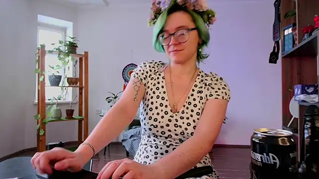 Snapshot of alisahug chatting on 01.27.25 alisahug online show from 01.27.25