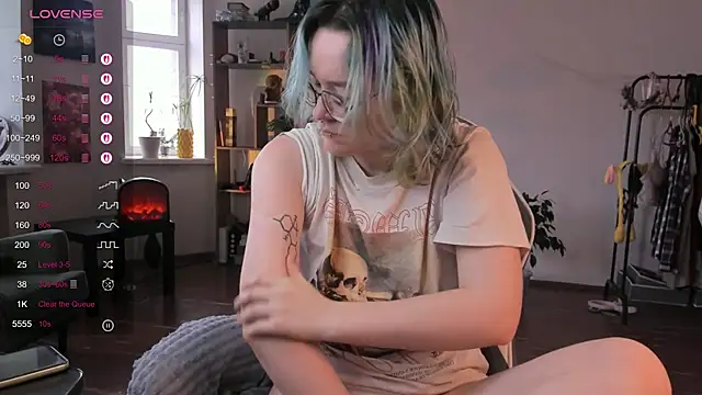 Snapshot of alisahug chatting on 10.07.25 alisahug online show from 10.07.25