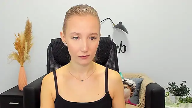 LolaWilsons online show from 01.21.25