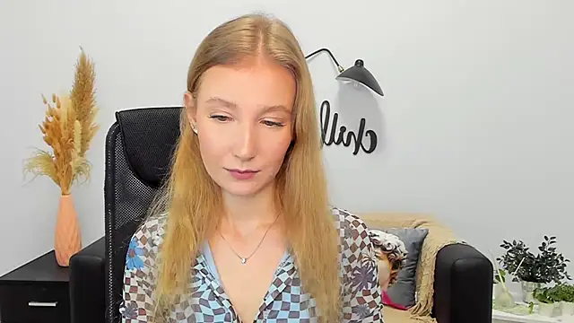 LolaWilsons online show from 01.22.25