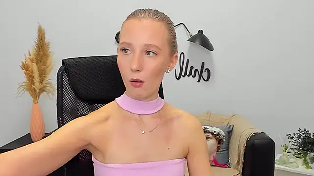 LolaWilsons online show from 01.31.25